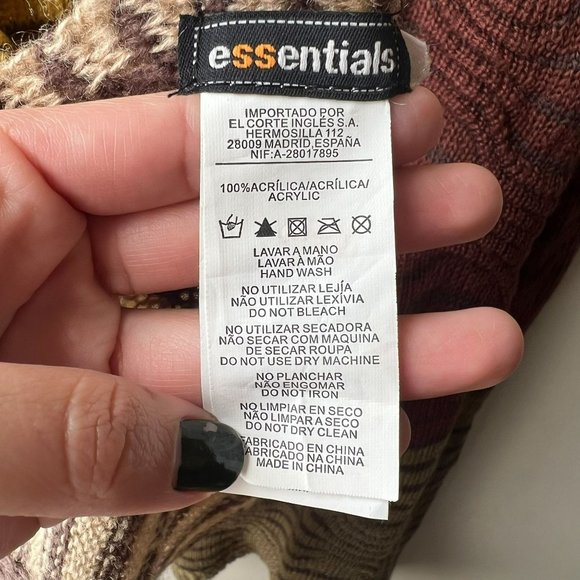 Essentials Multicolored Wave Scarf - Picture 7 of 8